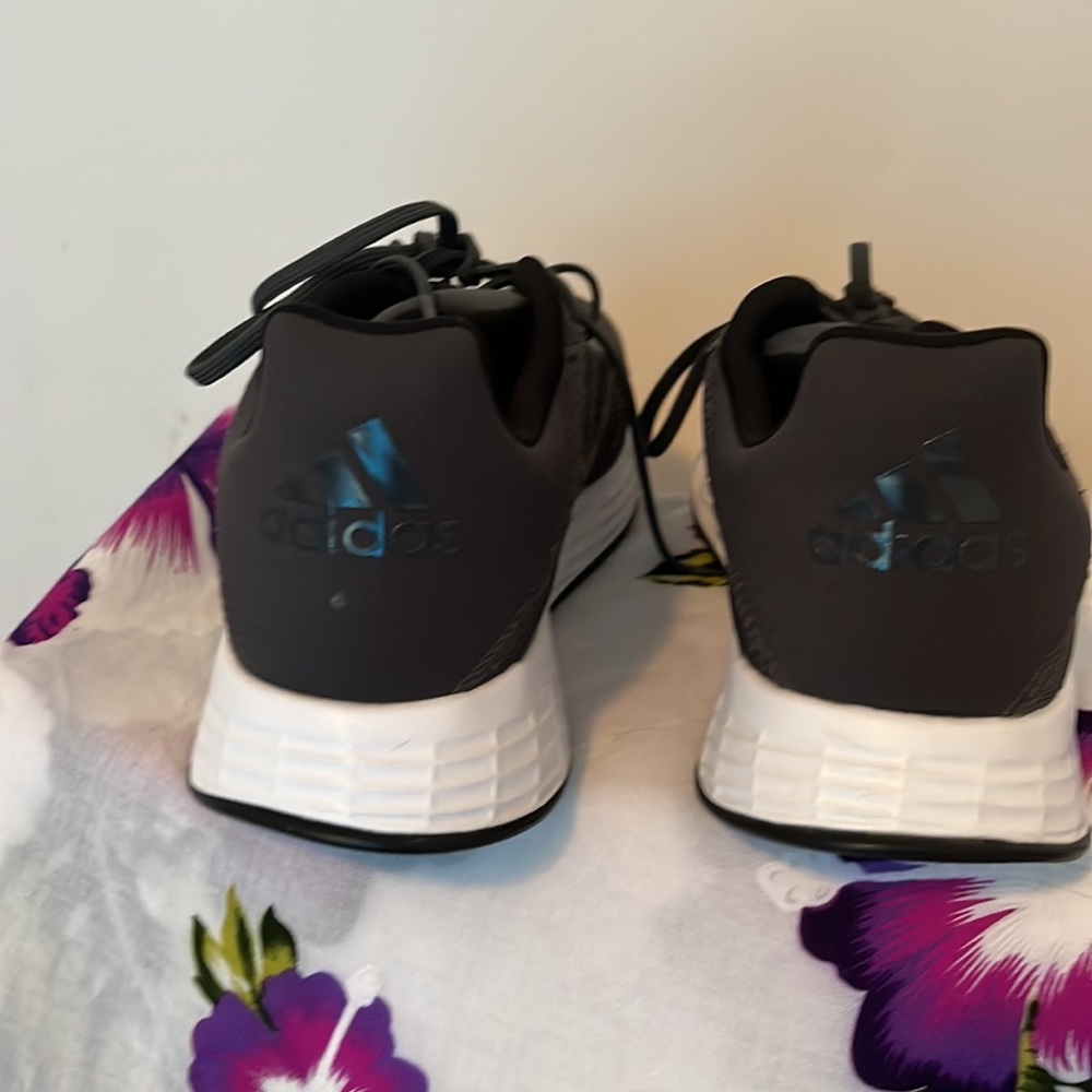 SOLD-Primeblue Lightmotion adidas walking shoe - Picture 5 of 6
